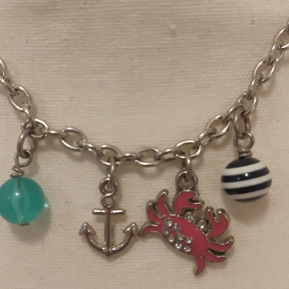Toddlers necklace and bracelet